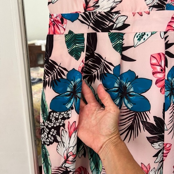 Floral Jumpsuit - Picture 6 of 9